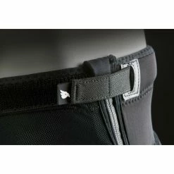 Bluegrass Knie Protektor Solid D3O, S Oberschenkelumfang 40-43cm, Gewicht 185g Bei Gr&ouml;sse M -Fahrradladen bluegrass knie protektor solid d3o s oberschenkelumfang 40 43cm gewicht 185g bei groesse m3