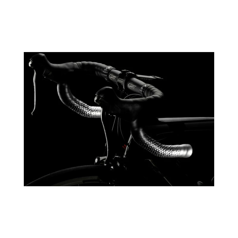 Ciclovation Lenkerband Leather Touch Fusion, Fusion Metallic Silver, PU Based, 3.0mm, 2000 X 30mm 5 Ciclovation Lenkerband Leather Touch Fusion, Fusion Metallic Silver, PU Based, 3.0mm, 2000 X 30mm – Bild 3