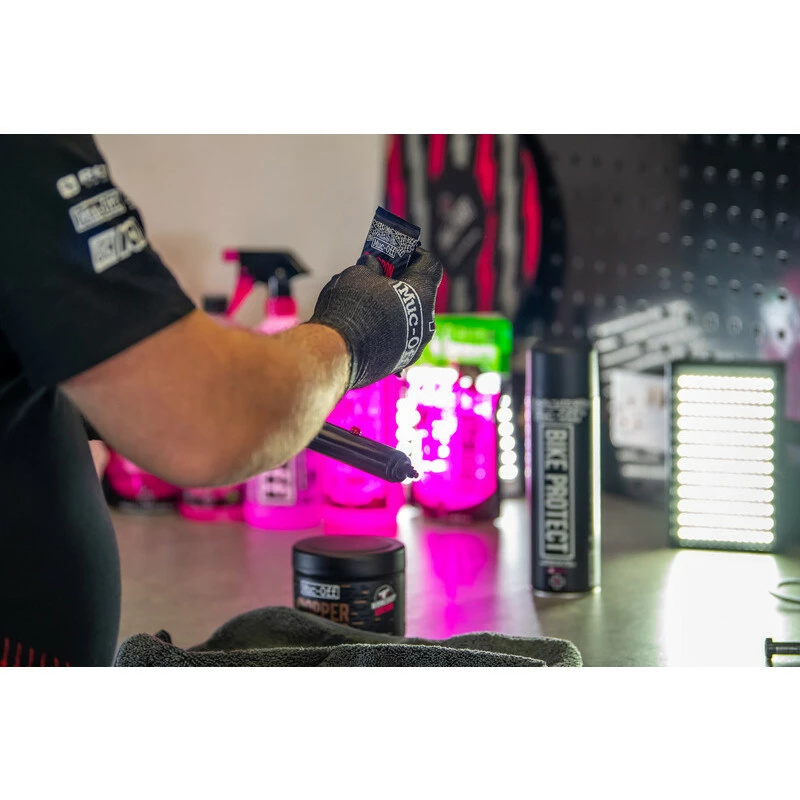 Muc-Off "Carbon Gripper" Geeignet An Carbonteilen Wie Z.B Sattelstützen, Sattelrohr, Vorbau Oder Lenker. 7 Muc-Off "Carbon Gripper" Geeignet An Carbonteilen Wie Z.B Sattelstützen, Sattelrohr, Vorbau Oder Lenker. – Bild 5