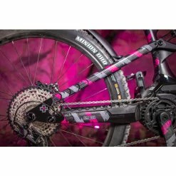 Muc-Off Chainstay Protection Kit Bolt -Fahrradladen muc off chainstay protection kit bolt3