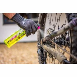 Muc-Off "Drivetrain Cleaner" Kettenreiniger 750 Ml Es Wird Kein Sprühkopf Dazu Geliefert 9 Muc-Off "Drivetrain Cleaner" Kettenreiniger 750 Ml Es Wird Kein Sprühkopf Dazu Geliefert -Fahrradladen muc off drivetrain cleaner kettenreiniger 750 ml es wird kein spruehkopf dazu geliefert3