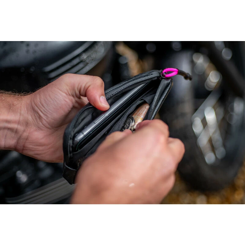 Muc-Off Essential Case Waterproof 4 Muc-Off Essential Case Waterproof – Bild 2