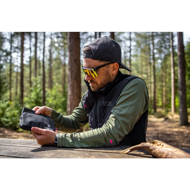 Muc-Off Essential Case Waterproof 5 Muc-Off Essential Case Waterproof – Bild 3