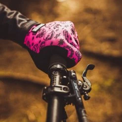 Muc-Off Lightweight Mesh Ride Gloves - Pink Pink S 10 Muc-Off Lightweight Mesh Ride Gloves - Pink Pink S -Fahrradladen muc off lightweight mesh ride gloves pink pink s4