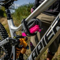 Muc-Off Utility Frame Strap & Waterproof Cargo Bag 13 Muc-Off Utility Frame Strap & Waterproof Cargo Bag -Fahrradladen muc off utility frame strap waterproof cargo bag6