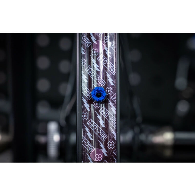 Muc-Off V2 Tubeless Ventil Kit 44mm/blue 4 Muc-Off V2 Tubeless Ventil Kit 44mm/blue – Bild 2