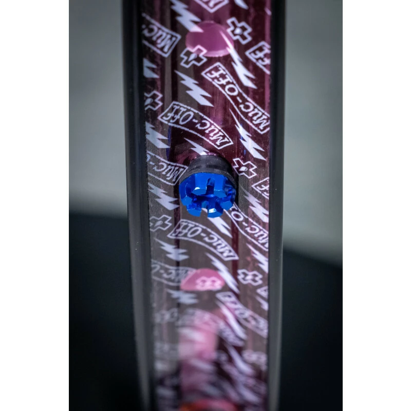 Muc-Off V2 Tubeless Ventil Kit 44mm/blue 5 Muc-Off V2 Tubeless Ventil Kit 44mm/blue – Bild 3