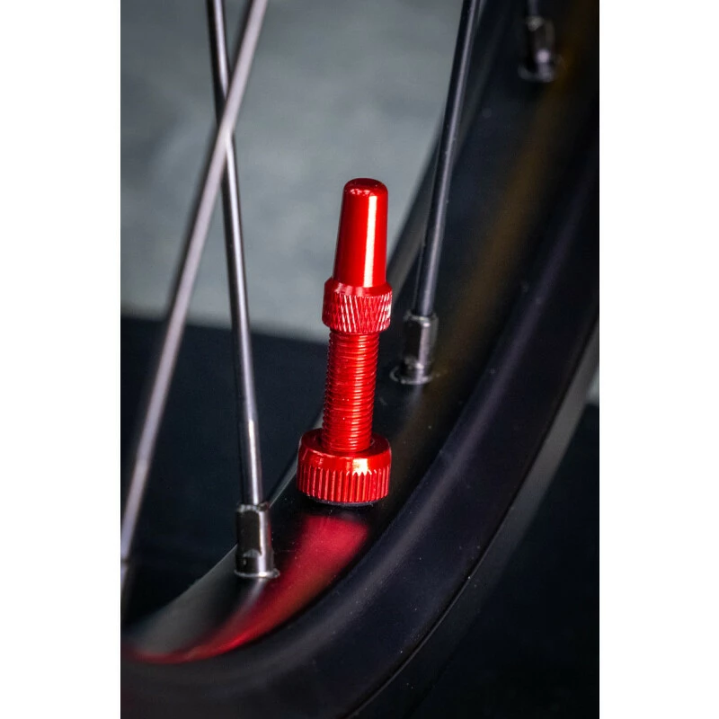 Muc-Off V2 Tubeless Ventil Kit 60mm/red 6 Muc-Off V2 Tubeless Ventil Kit 60mm/red – Bild 4