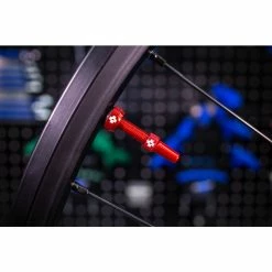 Muc-Off V2 Tubeless Ventil Kit 60mm/red 11 Muc-Off V2 Tubeless Ventil Kit 60mm/red -Fahrradladen muc off v2 tubeless ventil kit 60mm red5