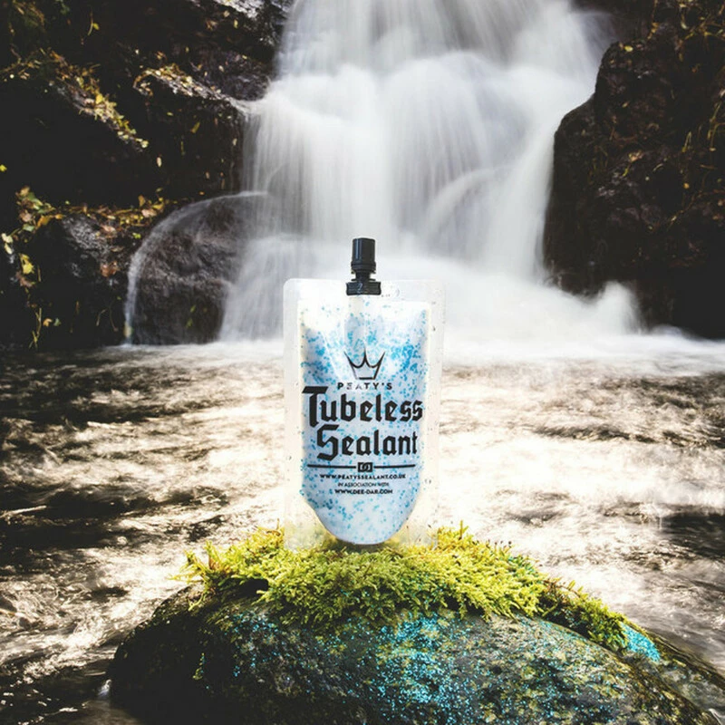 Peaty's Tubeless Sealant Workshop Tub Incl. Pump, 5L 4 Peaty's Tubeless Sealant Workshop Tub Incl. Pump, 5L – Bild 2